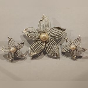 Vintage Sarah Coventry Moonflower Brooch And Clip On Earrings Set